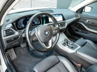 Gebraucht BMW 330e Advantage 292 PS (214 kW) 2021 Weiß Kombi