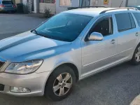 Gebraucht Skoda Octavia Elegance 105 PS (77 kW) 2011 Silber Kombi