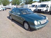 Gebraucht Mercedes E320 Elegance 220 PS (161 kW) 1995 Grün Limousine
