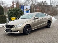 Gebraucht Mercedes E250 Avantgarde 204 PS (150 kW) 2011 Gold Coupé