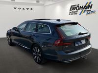 Second-hand Volvo V90 Ultimate 455 CP (334 kW) 2024 Albastru Break