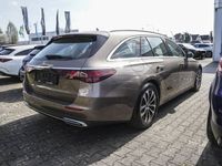Gebraucht Mercedes E220 Avantgarde 197 PS (144 kW) 2024 Andere farbe Kombi