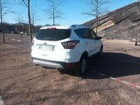 Gebraucht Ford Kuga Titanium 150 PS (110 kW) 2018 Weiß SUV