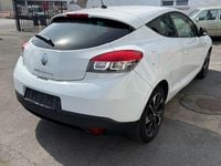 Gebraucht Renault Mégane III Bose Edition 132 PS (97 kW) 2014 Weiß Coupé