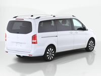Gebraucht Mercedes V220 163 PS (119 kW) 2024 Weiß Van / Kleinbus