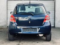 Gebraucht Toyota Yaris 99 PS (72 kW) 2011 Blau Kleinwagen