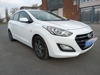 Gebraucht Hyundai i30 101 PS (74 kW) 2017 Weiß Kombi