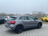 gebraucht Mercedes GLA180 Urban/Navi/KEYLESS-GO Start-Funktion/LED