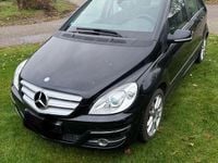 Gebraucht Mercedes 200 140 PS (102 kW) 2011 Schwarz Limousine