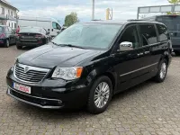 Usata Lancia Voyager Platinum 178 CV (130 kW) 2013 Nero Monovolume