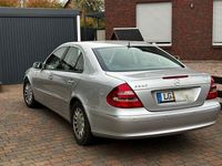 Usata Mercedes E240 177 CV (130 kW) 2004 Argento Berlina