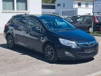 Usado Opel Astra 165 HP (121 kW) 2012 Preto Carrinha
