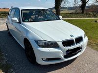 Gebraucht BMW 320 Lifestyle 185 PS (136 kW) 2011 Weiß Kombi