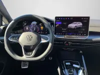 Gebraucht VW Golf VIII R-line 150 PS (110 kW) 2025 Lapiz blue metallic (metallic) Kombi