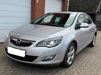 Gebraucht Opel Astra 116 PS (85 kW) 2011 Silber Limousine