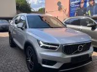 Gebraucht Volvo XC40 Inscription 190 PS (139 kW) 2019 Silber (metallic) SUV