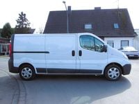 Gebraucht Renault Trafic 114 PS (83 kW) 2011 Weiß Van / Kleinbus