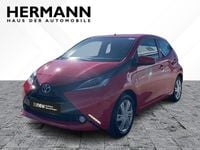 Gebraucht Toyota Aygo X-play 69 PS (50 kW) 2017 Rot Kleinwagen