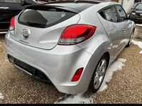 Gebraucht Hyundai Veloster Style 140 PS (102 kW) 2012 Silber Kleinwagen