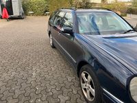 Gebraucht Mercedes E280 Elegance 204 PS (150 kW) 2001 Violet Kombi