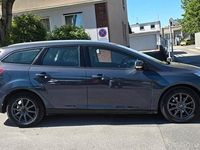 Gebraucht Ford Focus Trend 105 PS (77 kW) 2013 Midnight skygrau metallic Kombi