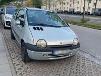 Second-hand Renault Twingo 56 CP (41 kW) 2004 Argintiu Hatchback
