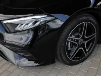 Gebraucht Mercedes A200 AMG 163 PS (119 kW) 2025 Unilack nachtschwarz Limousine