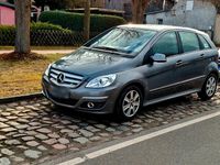 Gebraucht Mercedes B180 115 PS (84 kW) 2010 Silber Van / Kleinbus