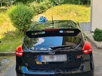 Gebraucht Ford Focus ST 250 PS (183 kW) 2018 Schwarz Limousine