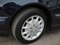 Gebraucht Mercedes E240 Elegance 170 PS (125 kW) 2001 Blau Limousine