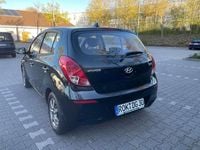 Gebraucht Hyundai i20 Classic 86 PS (63 kW) 2014 Schwarz Kleinwagen
