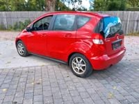 Używany Mercedes A160 95 KM (69 kW) 2010 Czerwony Sedan/Limuzyna
