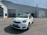 Gebraucht Toyota Yaris 99 PS (72 kW) 2011 Weiß Kleinwagen