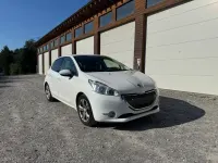 Gebraucht Peugeot 208 Active 82 PS (60 kW) 2012 Weiß Kleinwagen