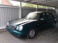 Gebraucht Mercedes 190 136 PS (100 kW) 1997 Grün Limousine