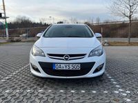 Gebraucht Opel Astra 140 PS (102 kW) 2012 Weiß Kombi