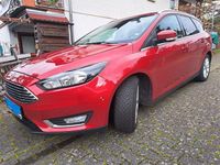 Gebraucht Ford Focus Titanium 125 PS (91 kW) 2015 Rot Kombi