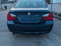 Gebraucht BMW 318 143 PS (105 kW) 2004 Blau Limousine