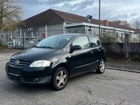 Gebraucht VW Fox 60 PS (44 kW) 2011 Schwarz Kleinwagen