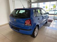 Usado VW Polo S 105 HP (77 kW) 2006 Azul Sedan