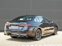 Gebraucht BMW 550e M Sport 489 PS (359 kW) 2024 Carbonschwarz Limousine