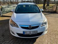 Gebraucht Opel Astra 179 PS (131 kW) 2012 Weiß Kombi