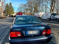 Gebraucht Mercedes E240 Elegance 170 PS (125 kW) 1999 Blau Limousine