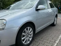 Gebraucht VW Jetta 105 PS (77 kW) 2010 Silber Limousine