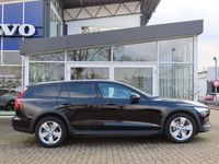 Gebraucht Volvo V60 CC Ultimate 250 PS (183 kW) 2022 Onyx black / metallic Kombi