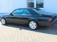 Gebraucht Mercedes E300 179 PS (131 kW) 1991 Schwarz Coupé