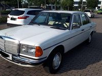 Gebraucht Mercedes E280 177 PS (130 kW) 1976 Weiß Limousine
