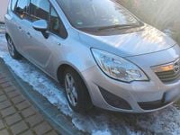 Gebraucht Opel Meriva 101 PS (74 kW) 2011 Silber Van / Kleinbus