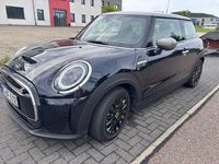 Gebraucht Mini Cooper SE Classic 135 kW (184 PS) 2023 Schwarz Kleinwagen