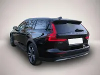 Gebraucht Volvo V60 CC Plus 197 PS (144 kW) 2023 Manufacturer Kombi